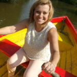 Profile photo of laura-lovell
