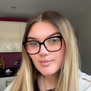 Profile photo of RhiRhi